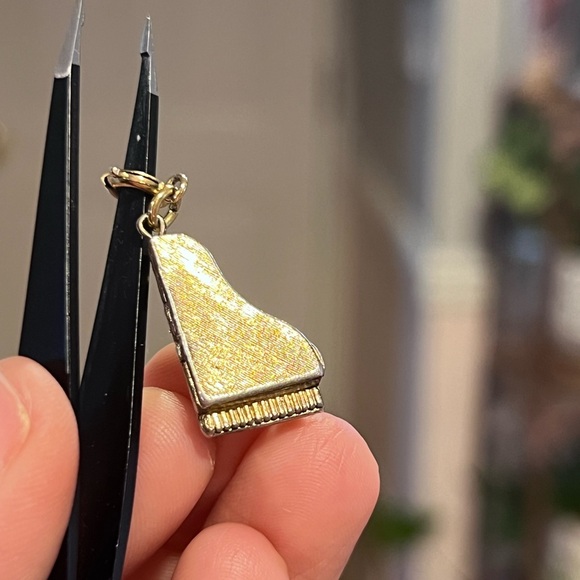 Monet Vintage Gold Mechanical Piano Charm Spring Clasp - Picture 5 of 6